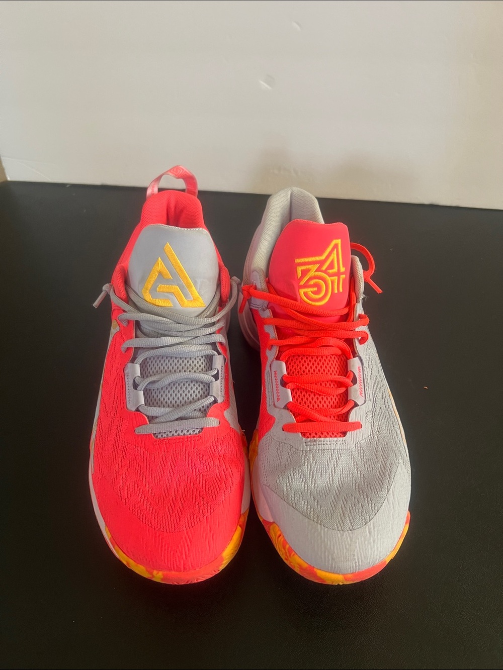 Nike Giannis Antetokounpo Men’s 10.5 basketball shoes